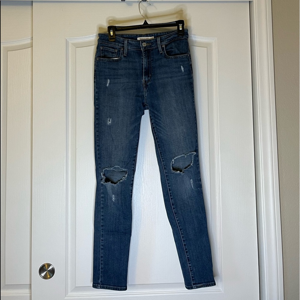 Levi’s 721 Medium Wash High Rise Ripped Skinny Women’s Jeans